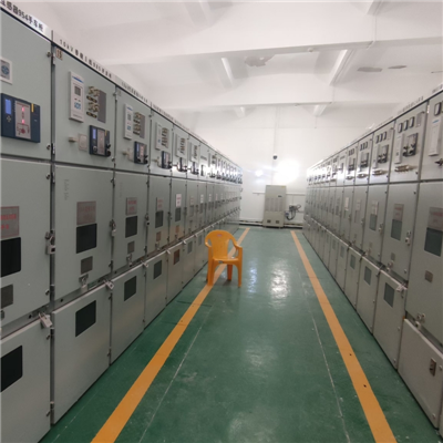 江西某變電站開關柜局放現(xiàn)場